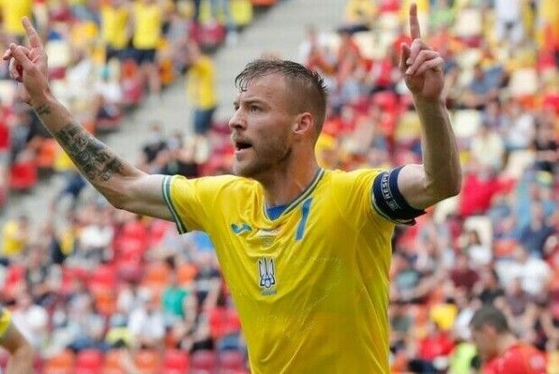 Ярмоленко дотримав слова і віддав преміальні на благодійність (Фото)