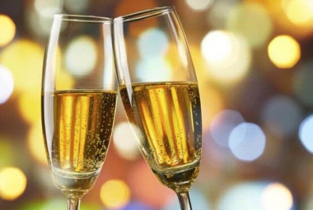 «65 км/год»: виміряли швидкість, з якою корок вилітає із пляшки шампанського