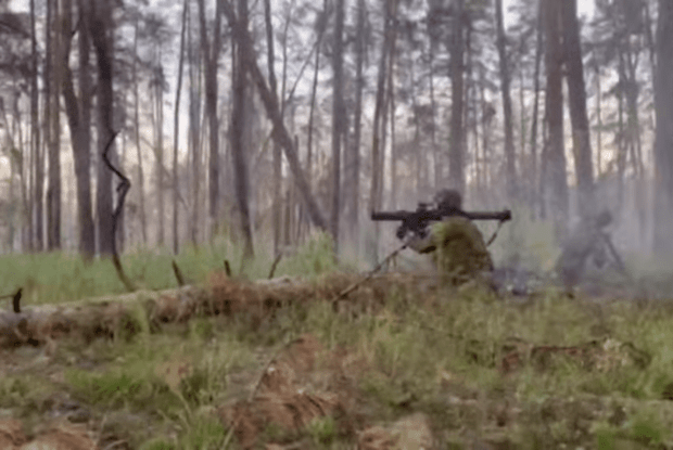 Бійці з Волині показали, як обстрілюють ворога з гранатометів (Відео)