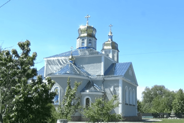 У місті на Волині між вірянами триває «битва» за храм