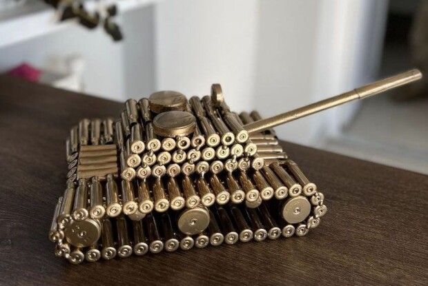 Сьогодні у волинському Володимирі можна купити сувеніри, зроблені на фронті захисниками