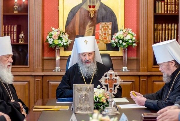 Отакої: московські попи в Україні виганяють константинопольських екзархів