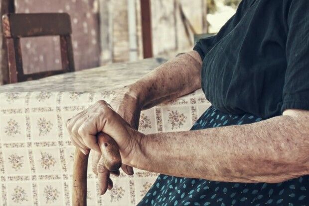 На Волині молодик побив 90-річну бабусю