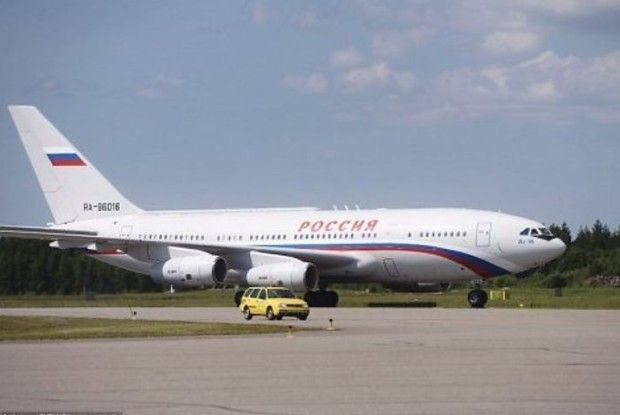 У Путіна в літаку – золотий унітаз