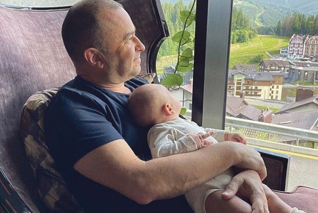 «Не витримую його плачу вночі, закладаю у вуха беруші…»