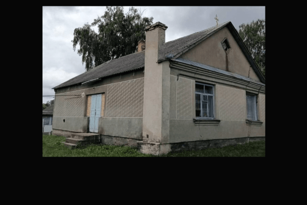 Залізли у церковний дім, вкрали вино і справили природну потребу на... ризи священника (Фото)