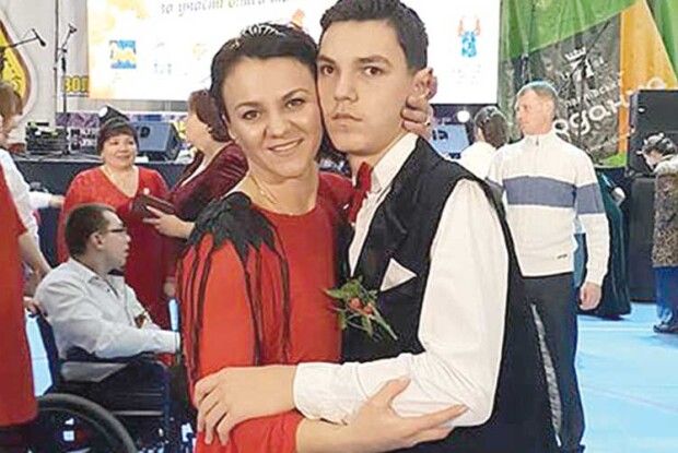 На операційному столі дав чесне чоловіче, що потанцює з мамою вальс