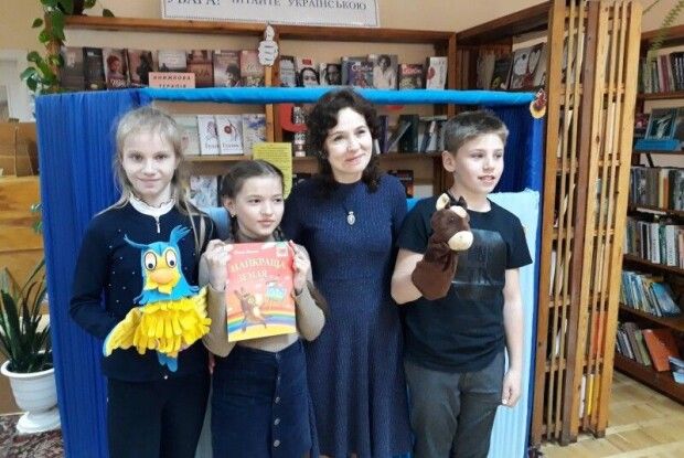 Письменниця з Луцька озвучила маму у знаному мультику «Сімейка Адамсів»