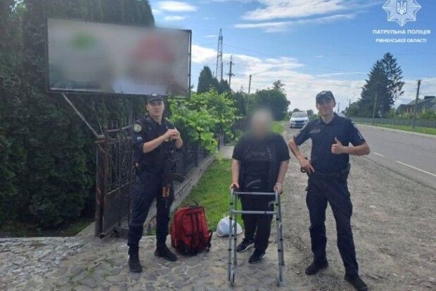 Рівненські патрульні допомогли безпорадній жінці, яка прийшла на пост
