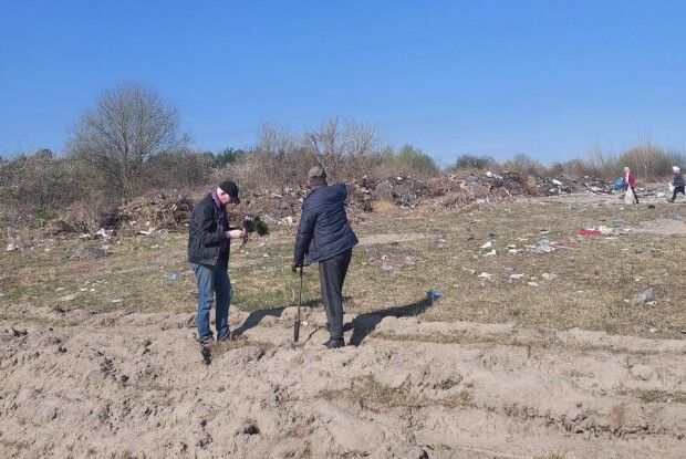У громаді на Волині прибрали сміттєзвалище і висадили понад 1000 сосен