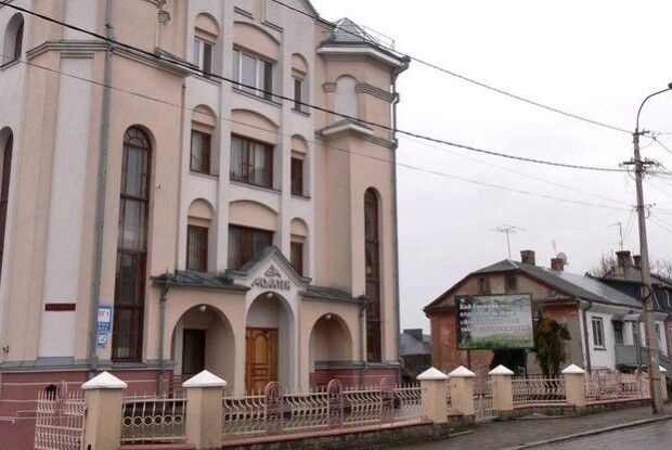 Релігійні громади у Рівному готують під укриття приміщення в церквах
