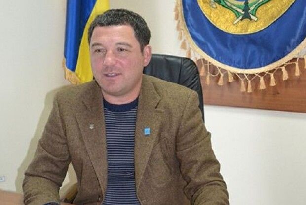 Міського голову, який пропонував вішати корупціонерів за ноги на шибениці й періщити батогом по дупі, вдруге впіймали на хабарі