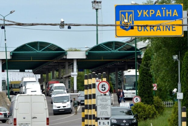 Які черги на кордоні Волині з Польщею