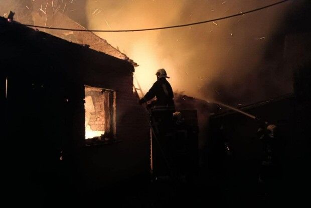 Поблизу Нововолинська загорілася оселя