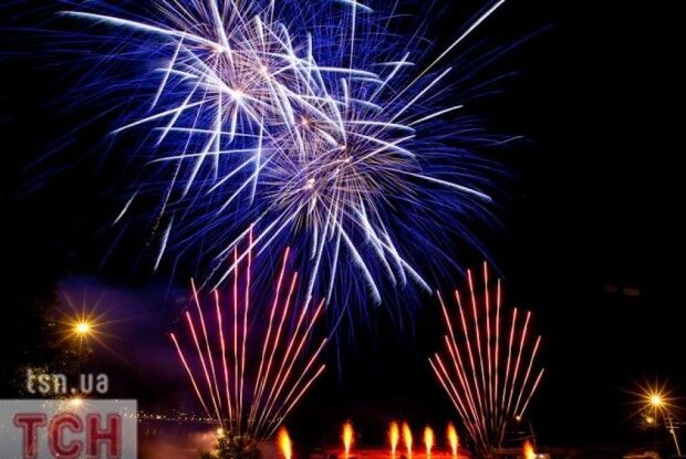 Зеленський просить уряд заборонити петарди та феєрверки під час воєнного стану