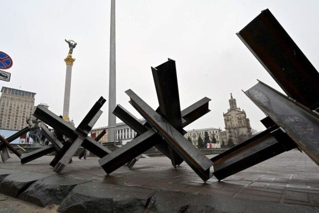 Заводи Ахметова-Новинського почали робити протитанкові їжаки і пластини для бронежилетів