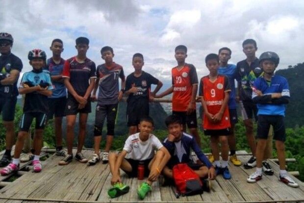 Знайшли 12 дітей, які дев'ять днів тому зникли в печері Таїланду