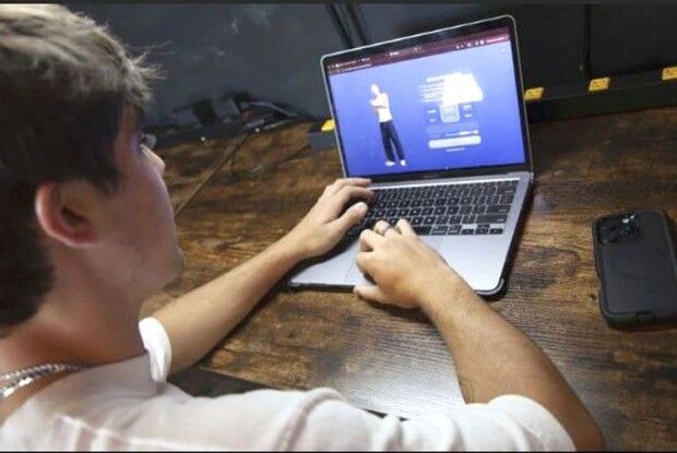 ChatGPT радить підліткам,  як пити спиртне, наркоманити та писати передсмертні листи