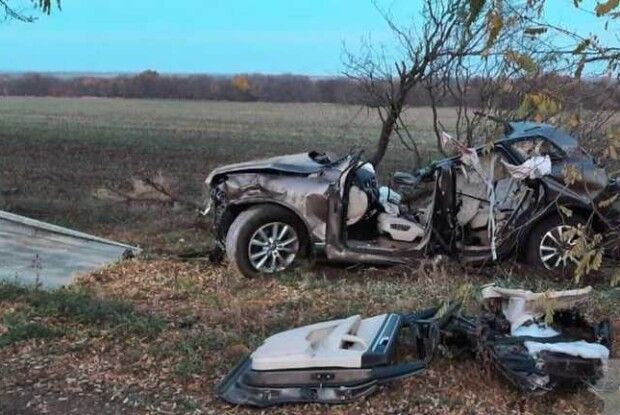 15-річний хлопець на Touareg врізався у дерево – загинуло четверо людей (Фото)