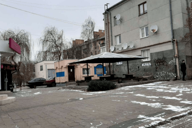 Земельна комісія проти будівництва нового торгового закладу в центрі Луцька