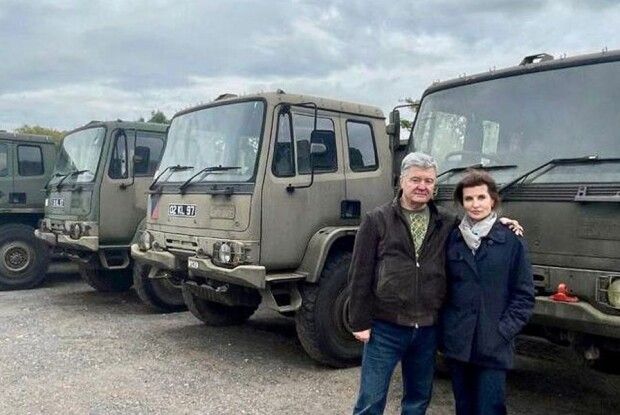Порошенко у Британії перехопив  у конкурентів ще 54 вантажівки для ЗСУ