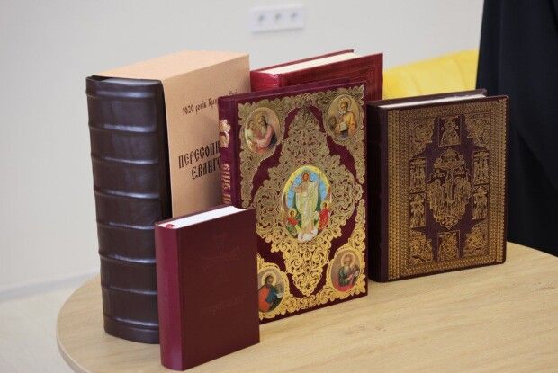 У Луцьку студентам презентували унікальне духовне видання