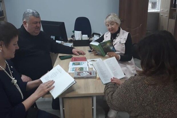 Волинський меценат, який «садить книжковий сад», подарував книги