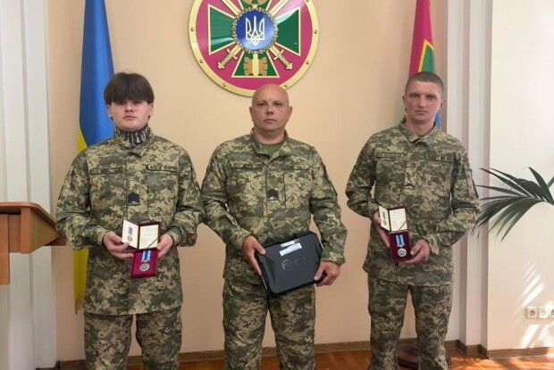 Троє волинських прикордонників отримали державні нагороди