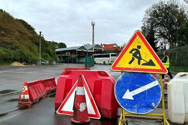 На Волинському кордоні черга через ремонт мосту і смуг руху