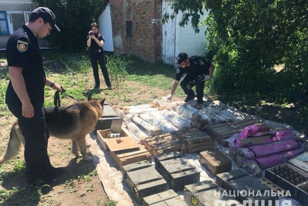 В садку у Сіянцях знайшли схрон боєприпасів (фото)