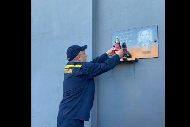 На Волині вшанували пам’ять вогнеборця, який загинув, їдучи гасити пожежу