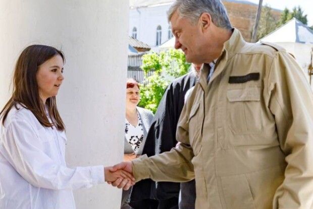 Порошенко підтримав 12-річну волонтерку Діану, яка допомагає ЗСУ