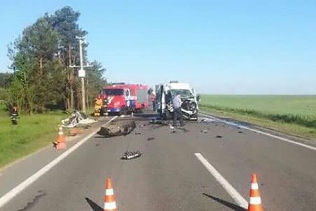 Українські діти потрапили в ДТП у Білорусі: один загиблий, шестеро травмованих...