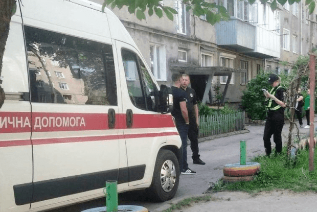 Померла понад тиждень тому: у помешканні на Волині знайшли труп 38-річної жінки