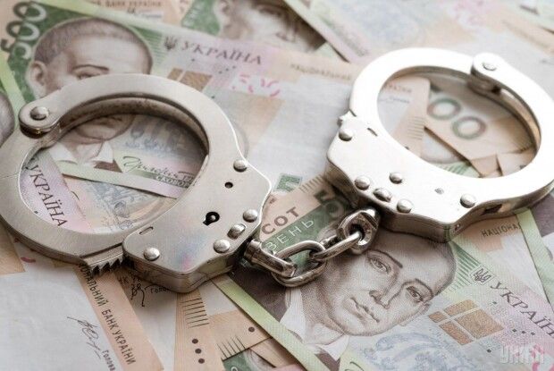 Криворізького капітана поліції злапали на хабарі в 10 тисяч «баксів»