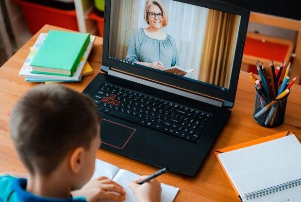 Ківерцівські школи подовжують канікули і переходять на дистанційне навчання