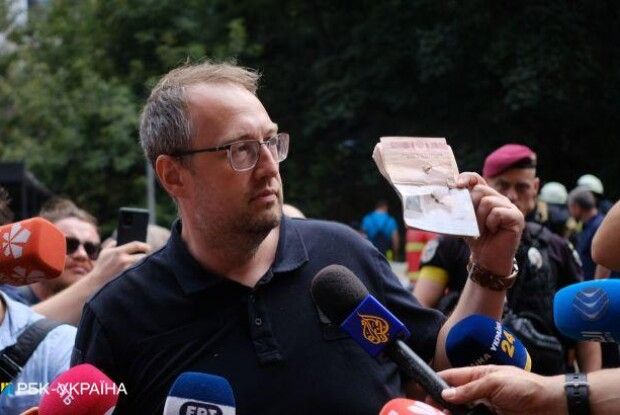 Мамою врятованої дівчинки, яку рятувальники витягли зі зруйнованої квартири в київському будинку, виявилася громадянка Росії
