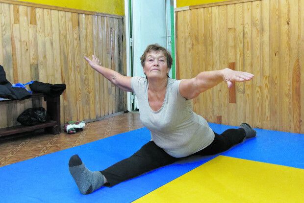Валентина Дибалюк з Шацька: У 78 — ​на шпагат? Запросто!
