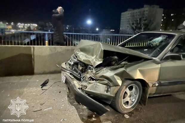 У Луцьку на мості водій «ауді» влетів у тролейбус (Фото)