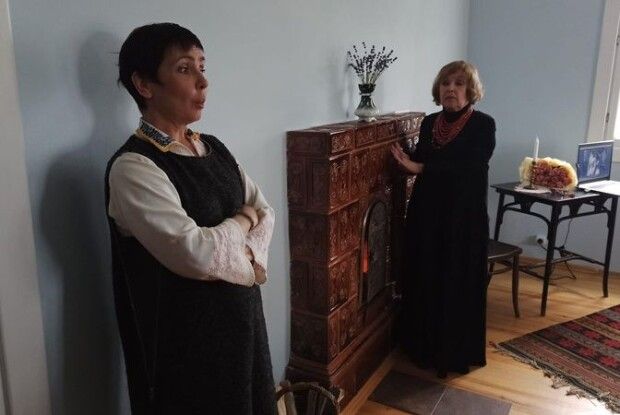 Ада Роговцева з донькою передали Лесиному музею генератор