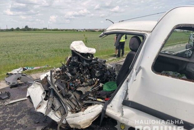 Біля Рівного сталася ДТП: двоє людей загинули, двоє – травмовані (Відео)