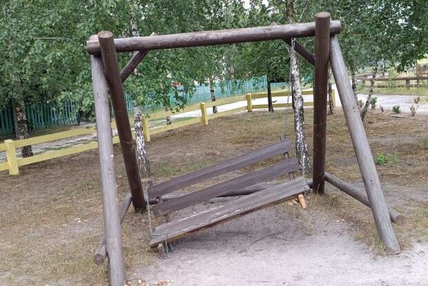 Хтось будує, а хтось руйнує: у громаді на Волині нарікають на вандалів