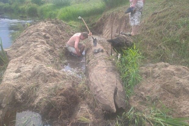 На Поліссі знайшли древню довбанку