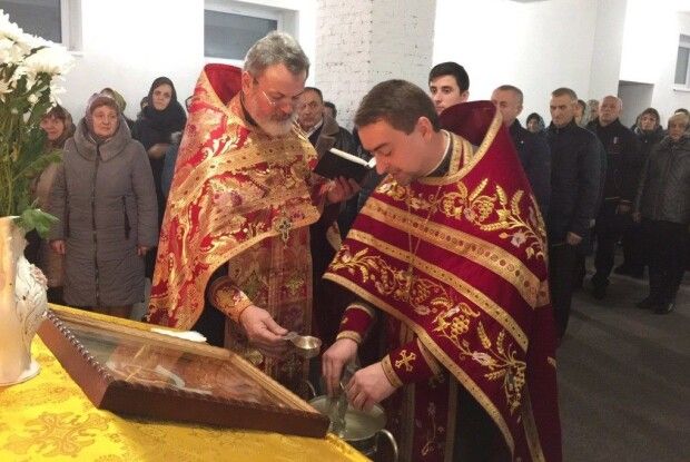 У нижньому приділі Свято-Іллінського храму м. Каменя-Каширського розпочато звершення постійних богослужінь