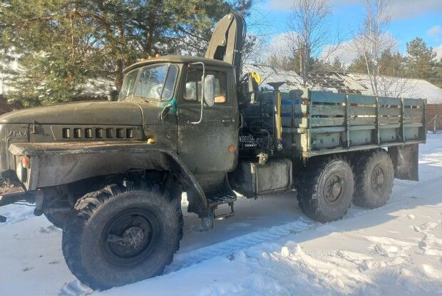 Луцьк відгукнувся на запит тероборони і передав бійцям два крани-маніпулятори