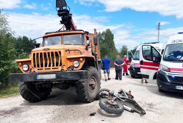 16-річний мотоцикліст загинув під колесами вантажівки волинянина