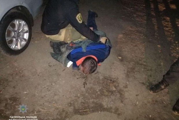 Цієї ночі луцькі патрульні затримали крадія «на гарячому»