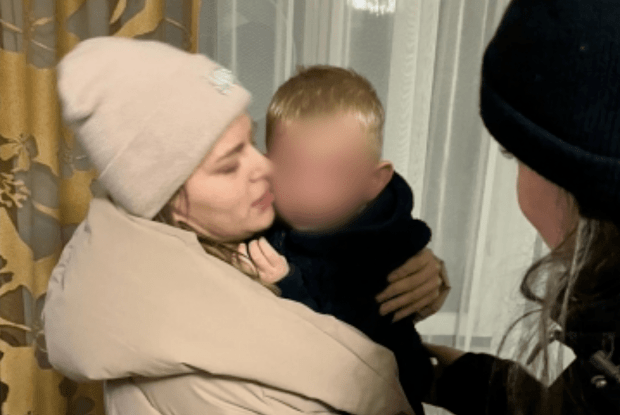 Дворічний житель Рівного замкнувся сам у квартирі