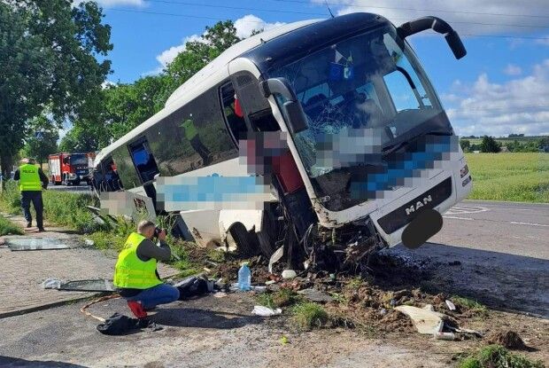 Біля Любліна в Польщі перекинувся пасажирський автобус, в якому їхали 56 українців