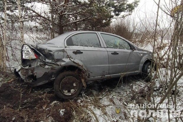 19-річний лучанин на Chevrolet злетів з дороги (Фото) 